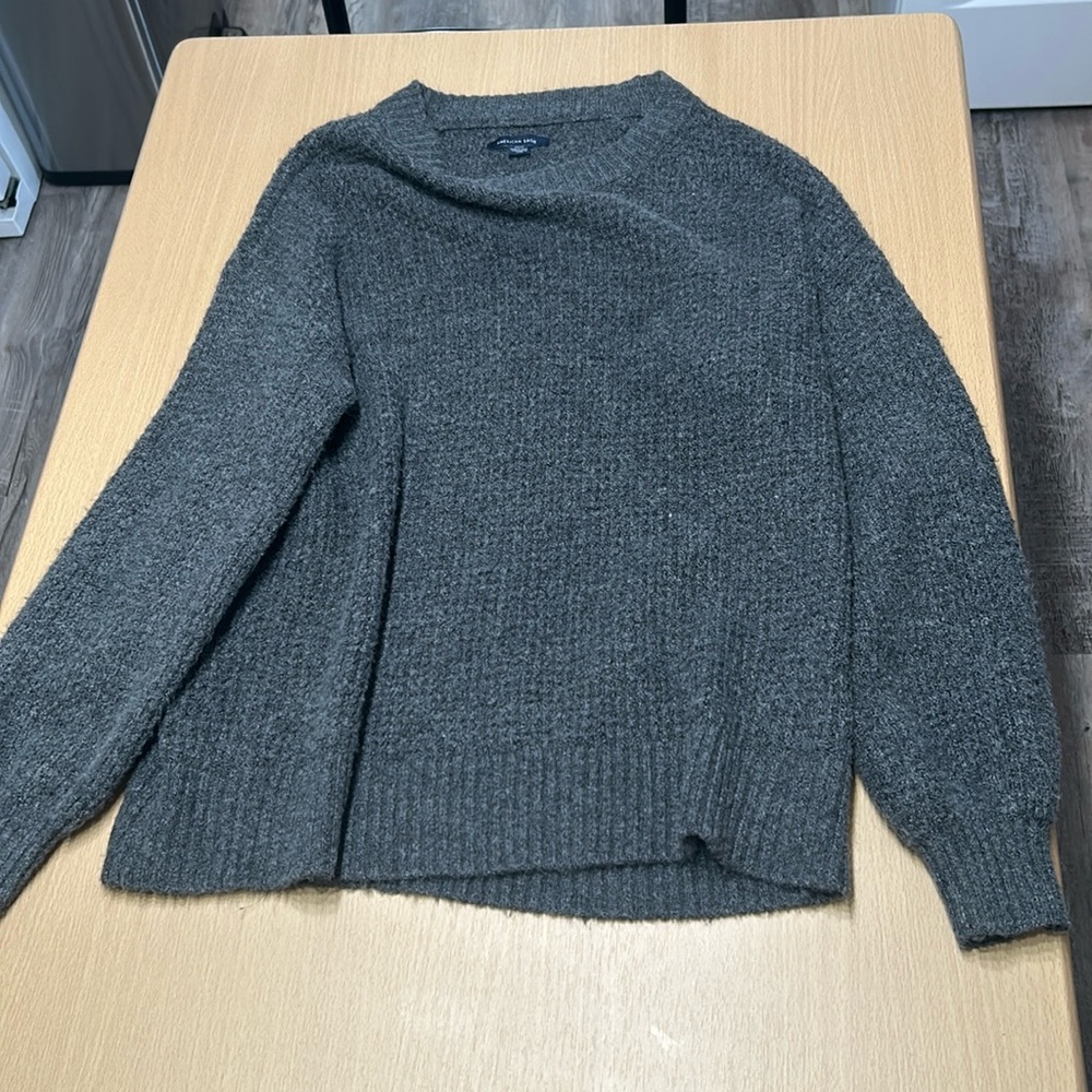 Size Small, American Eagle brand sweater